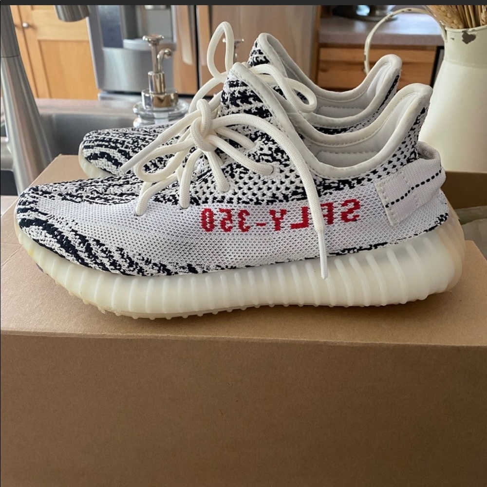 yeezy boost 350 zebra
